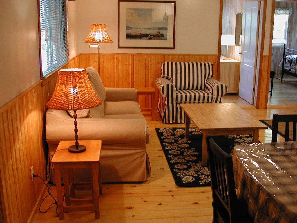 Birch Cliff Lodge On Baptiste Lake Highland Grove Rum bild