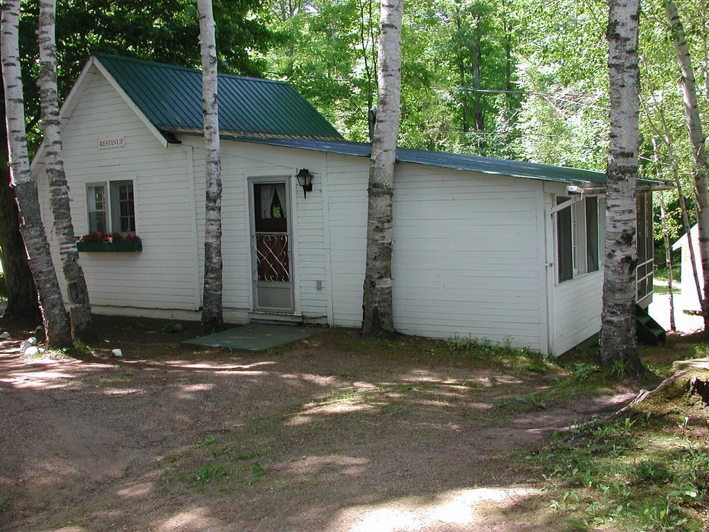 Birch Cliff Lodge On Baptiste Lake Highland Grove Exteriör bild