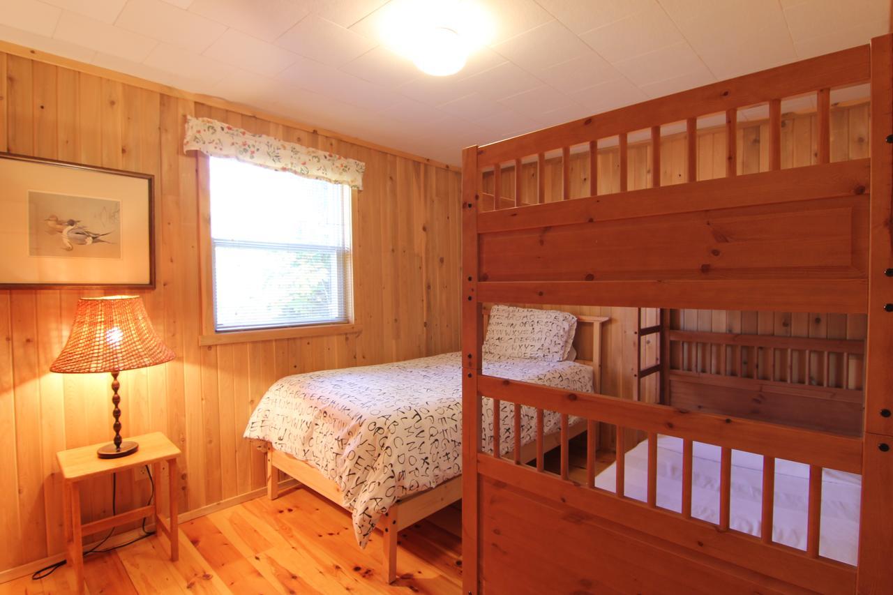 Birch Cliff Lodge On Baptiste Lake Highland Grove Exteriör bild